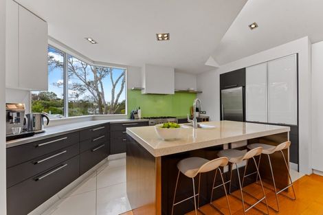 Photo of property in 12b Parr Terrace, Castor Bay, Auckland, 0620