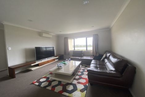 Photo of property in 7 Iwinuku Crescent, Wattle Downs, Auckland, 2103