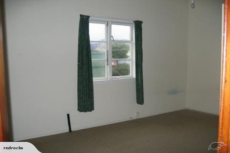 Photo of property in 16 Cruickshank Street, Kilbirnie, Wellington, 6022