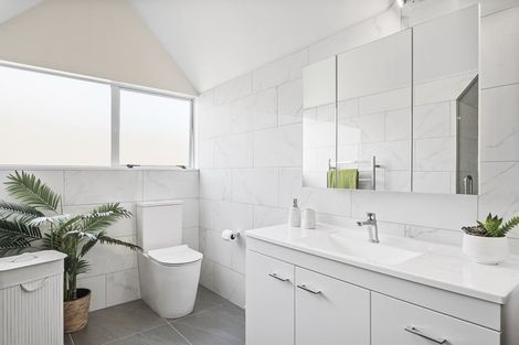 Photo of property in 2/47 Centorian Drive, Windsor Park, Auckland, 0632