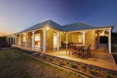 Photo of property in 49 Wharf Road, Clarks Beach, Pukekohe, 2679