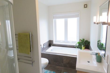 Photo of property in 1 Brompton Close, Richmond Heights, Taupo, 3330