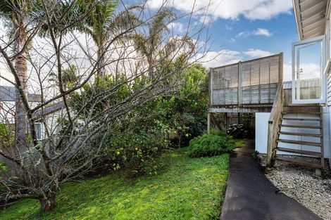 Photo of property in 2/13 Hart Road, Hauraki, Auckland, 0622