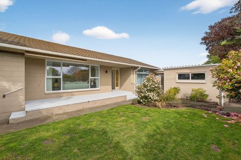 Photo of property in 40 Harrowdale Drive, Avonhead, Christchurch, 8042