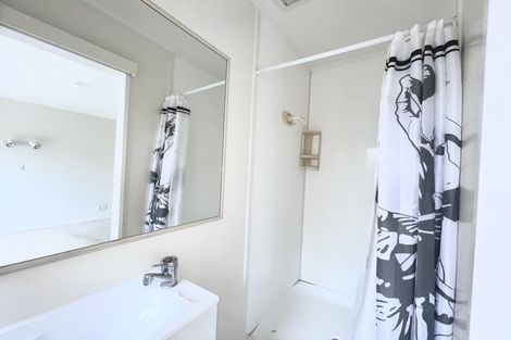 Photo of property in 1/10 Napoleon Avenue, Milford, Auckland, 0620