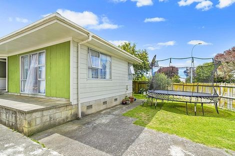 Photo of property in 11 Funnell Place, Manurewa, Auckland, 2102