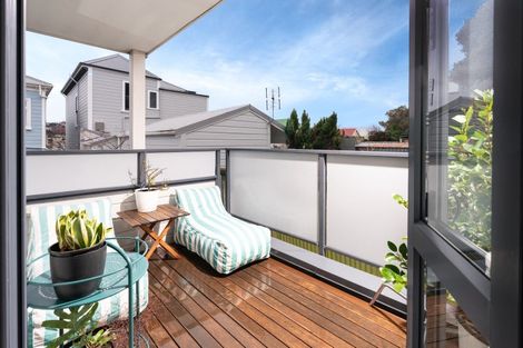 Photo of property in 5/96 Austin Street, Mount Victoria, Wellington, 6011