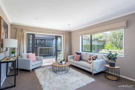 Photo of property in 43 Percy Kinsman Crescent, Riverstone Terraces, Upper Hutt, 5018