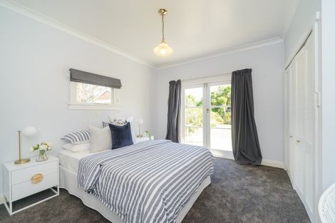 Photo of property in 35 Florence Avenue, Palmerston North, 4414