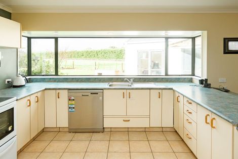 Photo of property in Maddison Apartments, 2/6c Queen Street, Palmerston North, 4410