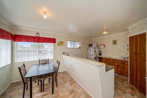 Photo of property in 2 Campbell Street, Hawera, 4610