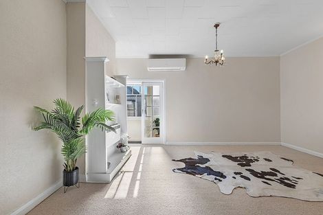 Photo of property in 10 Rimu Road, Kelburn, Wellington, 6012