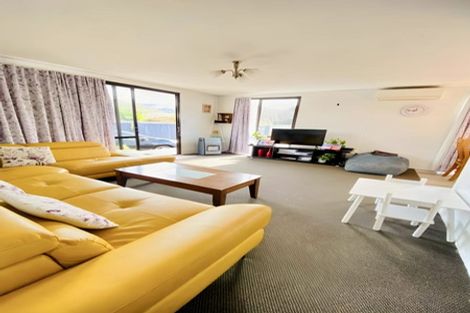 Photo of property in 2/19 Eldon Grove, Taita, Lower Hutt, 5019