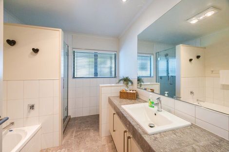 Photo of property in 14 Brooker Place, Waipukurau, 4200