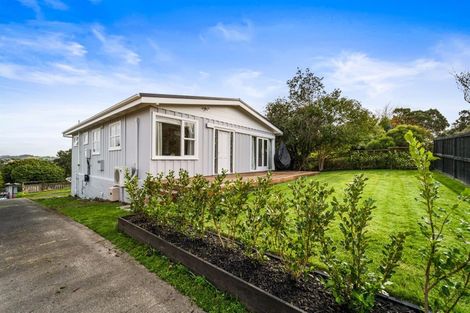 Photo of property in 13a John Road, Stanmore Bay, Whangaparaoa, 0932