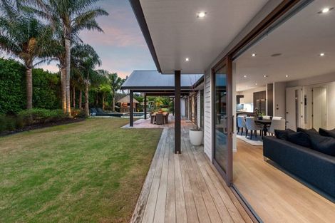 Photo of property in 181 Old North Road, Kumeu, 0892