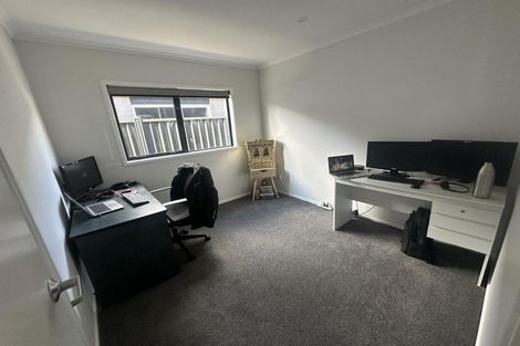 Photo of property in 34 Te Kaeaea Crescent, Wallaceville, Upper Hutt, 5018