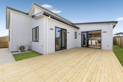 Photo of property in 35 Kaitiaki Drive, Clarks Beach, 2122