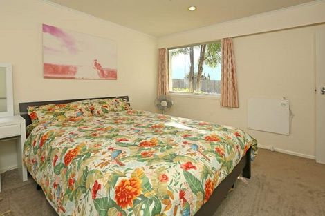 Photo of property in 4285 Great North Road, Glendene, Auckland, 0602