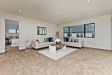 Photo of property in 18 Spyglass Street, Red Beach, 0932