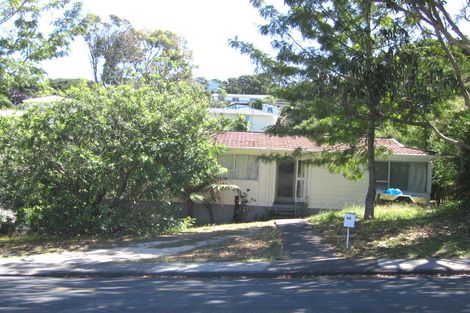 Photo of property in 65 Easton Park Parade, Glenfield, Auckland, 0629