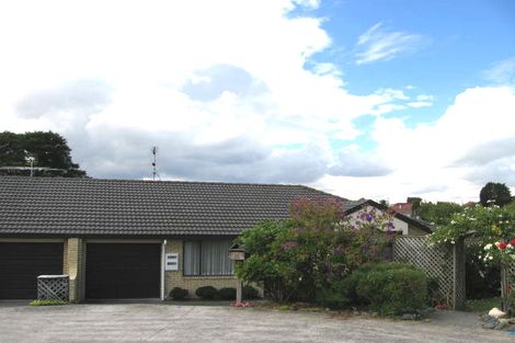 Photo of property in 16 Copplestone Place, New Lynn, Auckland, 0600