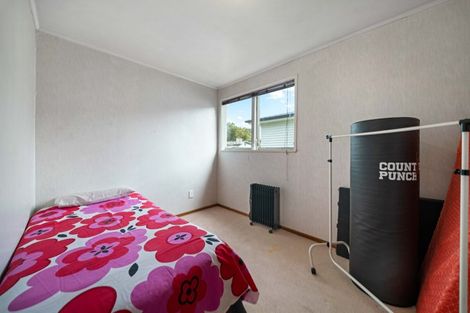 Photo of property in 80 Riverpark Crescent, Henderson, Auckland, 0610