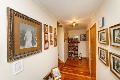 Photo of property in 10 Maunder Street, Marton, 4710