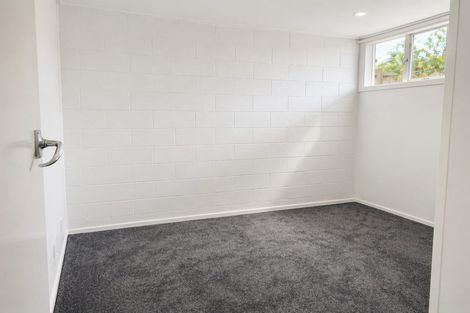 Photo of property in 16a Dallinghoe Crescent, Milford, Auckland, 0620