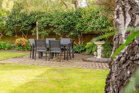 Photo of property in 2/54 Heretaunga Square, Silverstream, Upper Hutt, 5019