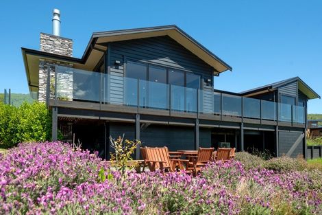 Photo of property in 38 Peregrine Place, Kinloch, Taupo, 3377