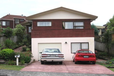 Photo of property in 90 Manhattan Heights, Glendene, Auckland, 0602