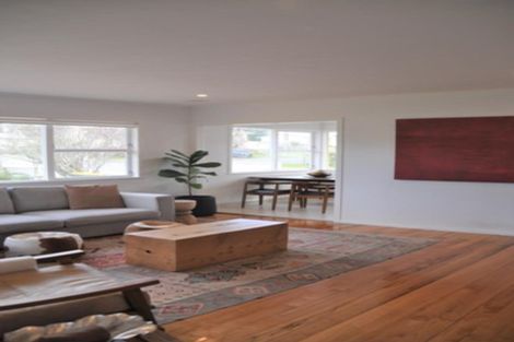 Photo of property in 41 Farquhar Road, Glendene, Auckland, 0602