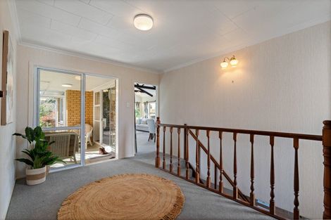 Photo of property in 6c Fairview Place, Westown, New Plymouth, 4310