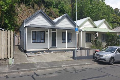 Photo of property in 19 Main Street, Hospital Hill, Napier, 4110