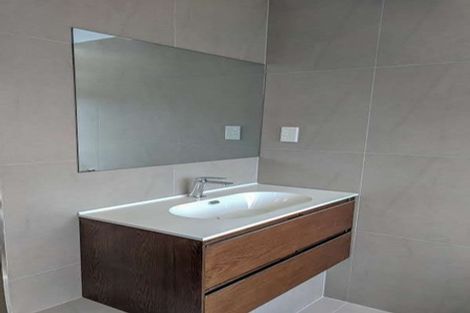 Photo of property in 29 Marina View Drive, West Harbour, Auckland, 0618