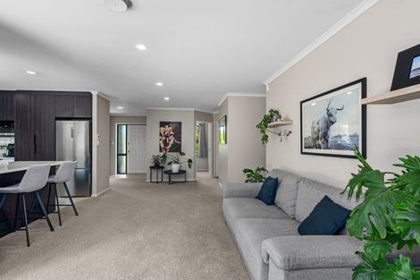 Photo of property in 56 Cabeleigh Drive, Helensville, 0800