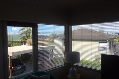 Photo of property in 43 Forrest Hill Road, Milford, Auckland, 0620