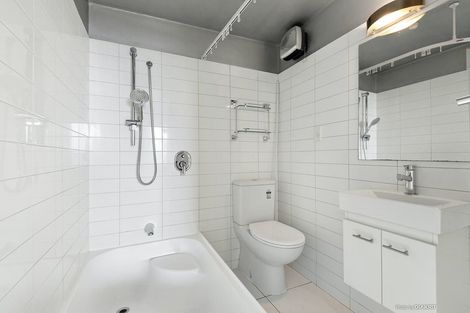 Photo of property in 8 Lipman Street, Mount Victoria, Wellington, 6011