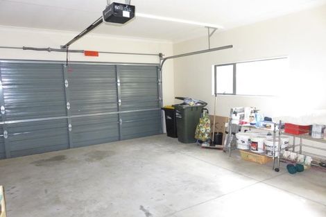 Photo of property in 43 Amesbury Drive, Churton Park, Wellington, 6037