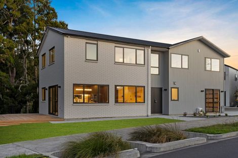 Photo of property in 27 Tannaghmore Drive, Flat Bush, 2019