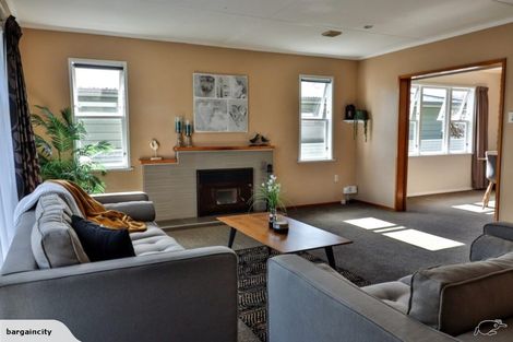 Photo of property in 9 Leslie Avenue, Cloverlea, Palmerston North, 4412