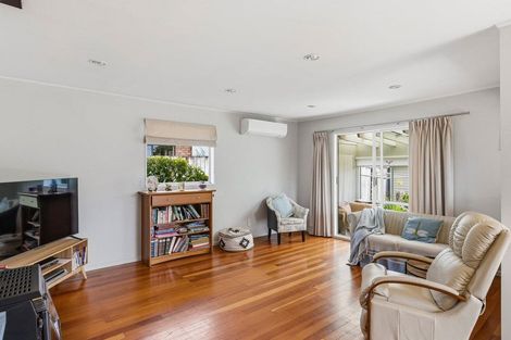 Photo of property in 17 Walton Road, Paraparaumu Beach, Paraparaumu, 5032