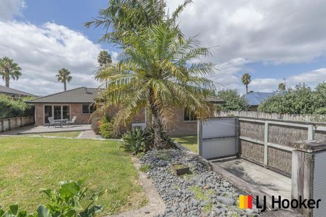 Photo of property in 33 Parkhaven Drive, Rosehill, Papakura, 2113