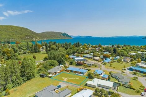 Photo of property in 35 Lakemere Way, Kinloch, Taupo, 3377