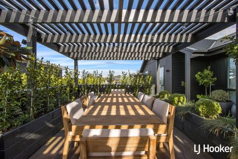 Photo of property in 24 Surfers Avenue, Waihi Beach, 3611