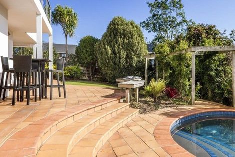 Photo of property in 18 Beechwood Road, Rothesay Bay, Auckland, 0630