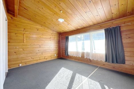 Photo of property in 59 Longburn Road, Henderson, Auckland, 0610