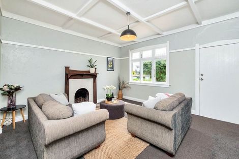 Photo of property in 19 Craigbank Avenue, New Lynn, Auckland, 0600