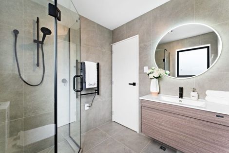 Photo of property in 3/81 Vodanovich Road, Te Atatu South, Auckland, 0610